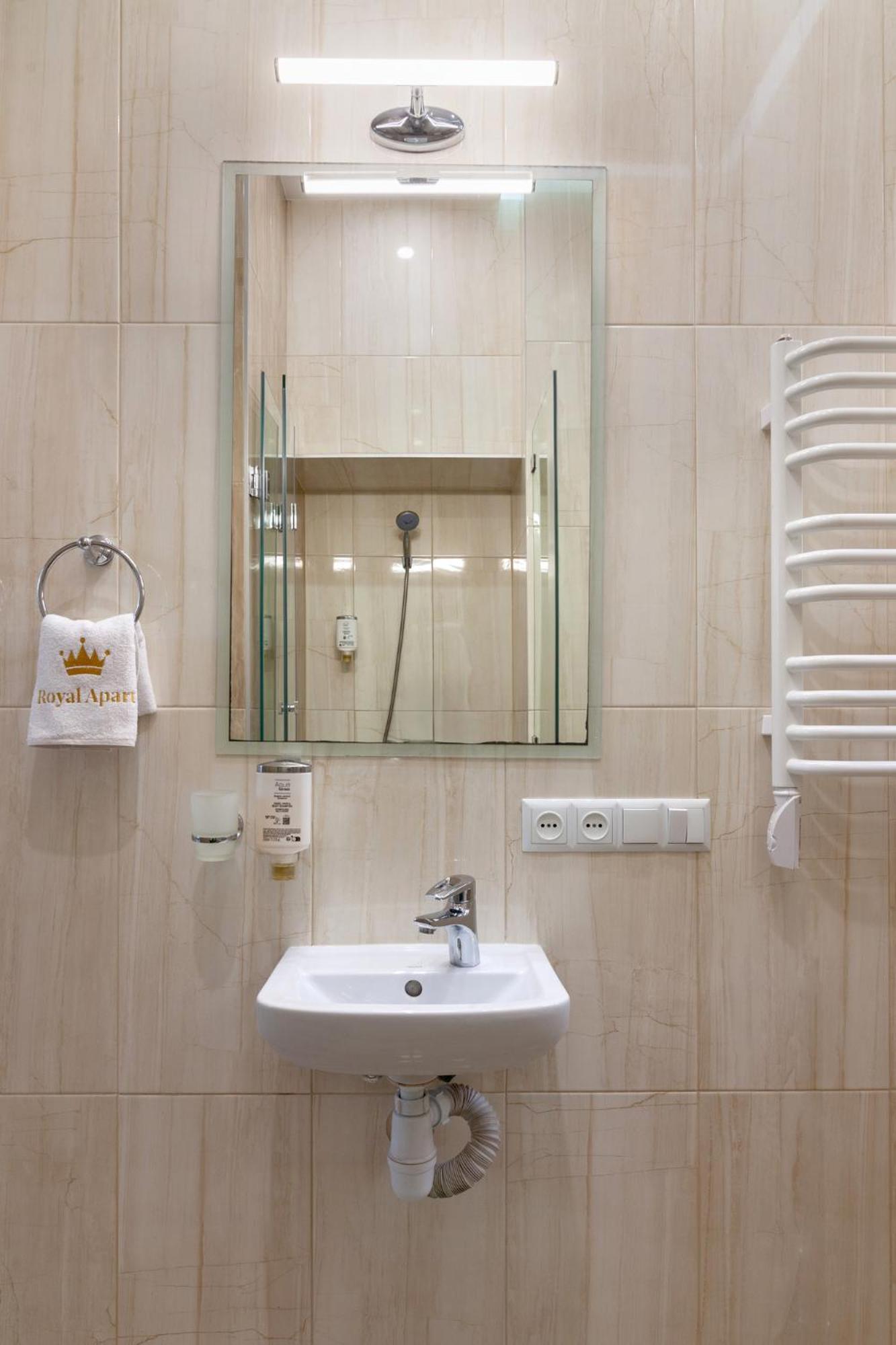 Royal Apartment On Franka 28 Lviv Exterior foto