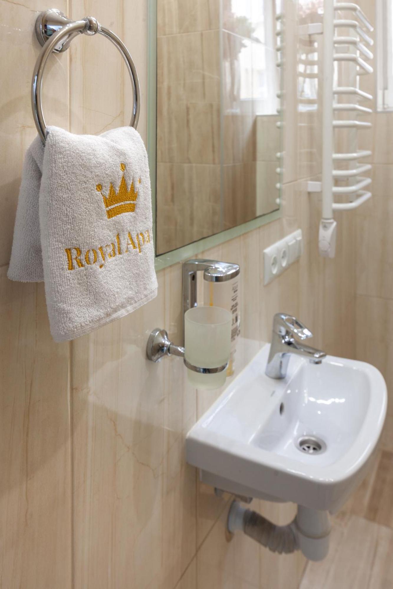 Royal Apartment On Franka 28 Lviv Exterior foto