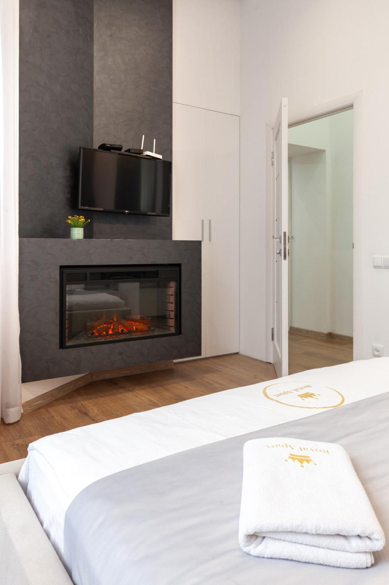 Royal Apartment On Franka 28 Lviv Exterior foto