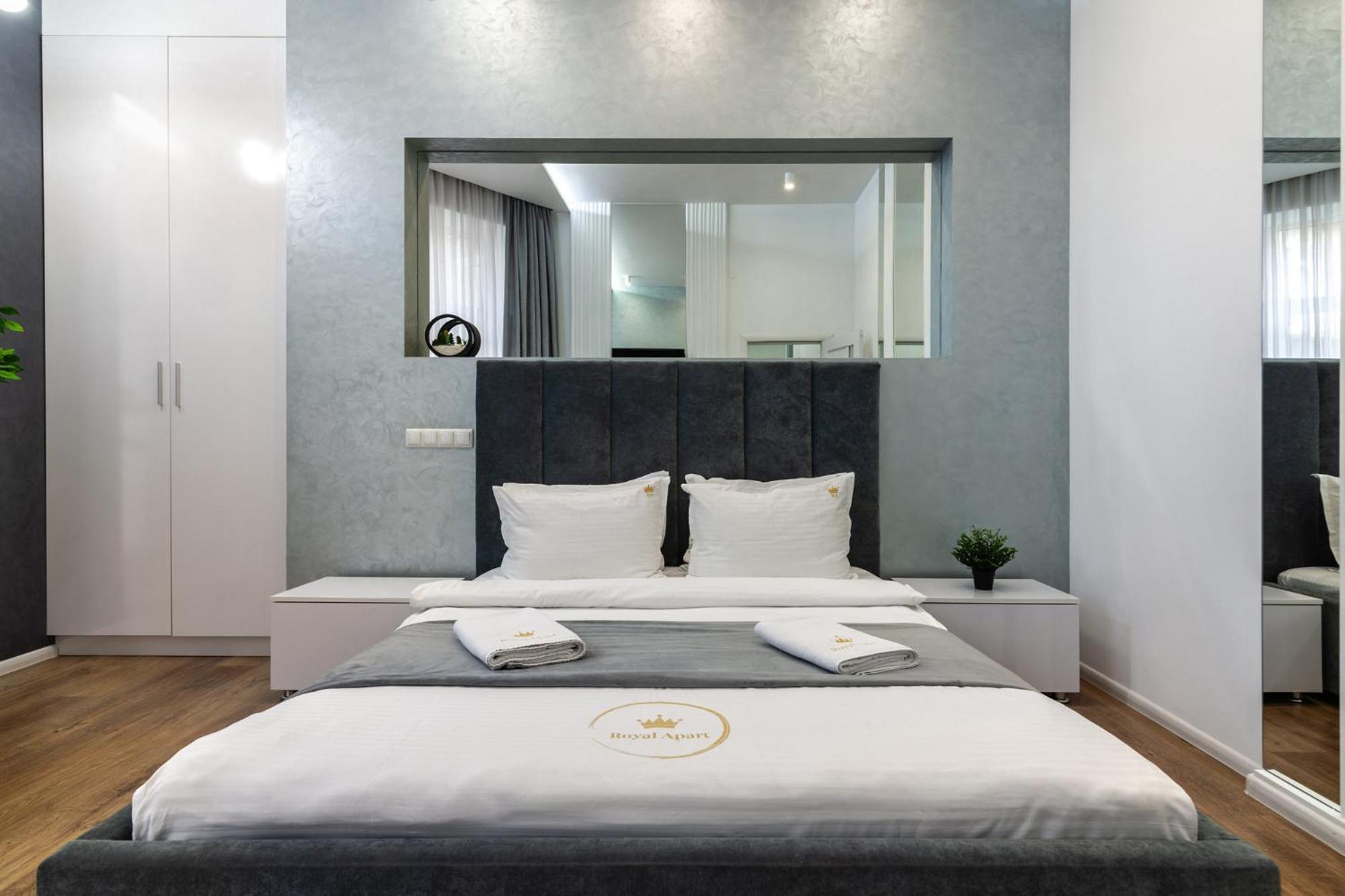Royal Apartment On Franka 28 Lviv Exterior foto