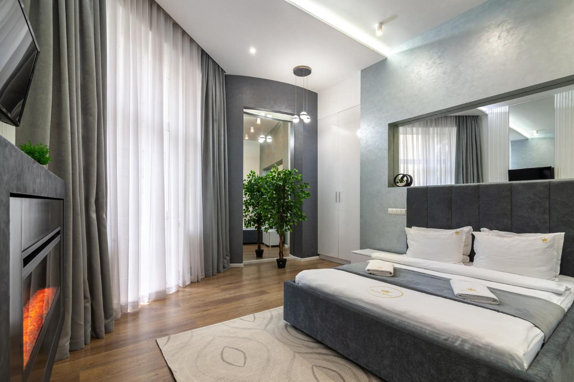 Royal Apartment On Franka 28 Lviv Exterior foto